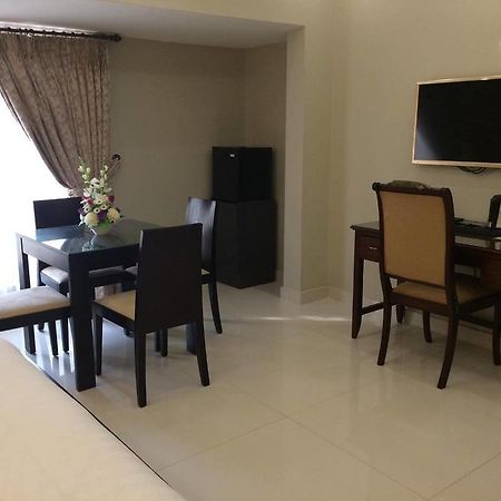 Orchards Cottage Hotel Karachi Bagian luar foto