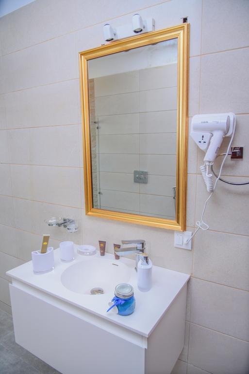 Orchards Cottage Hotel Karachi Bagian luar foto