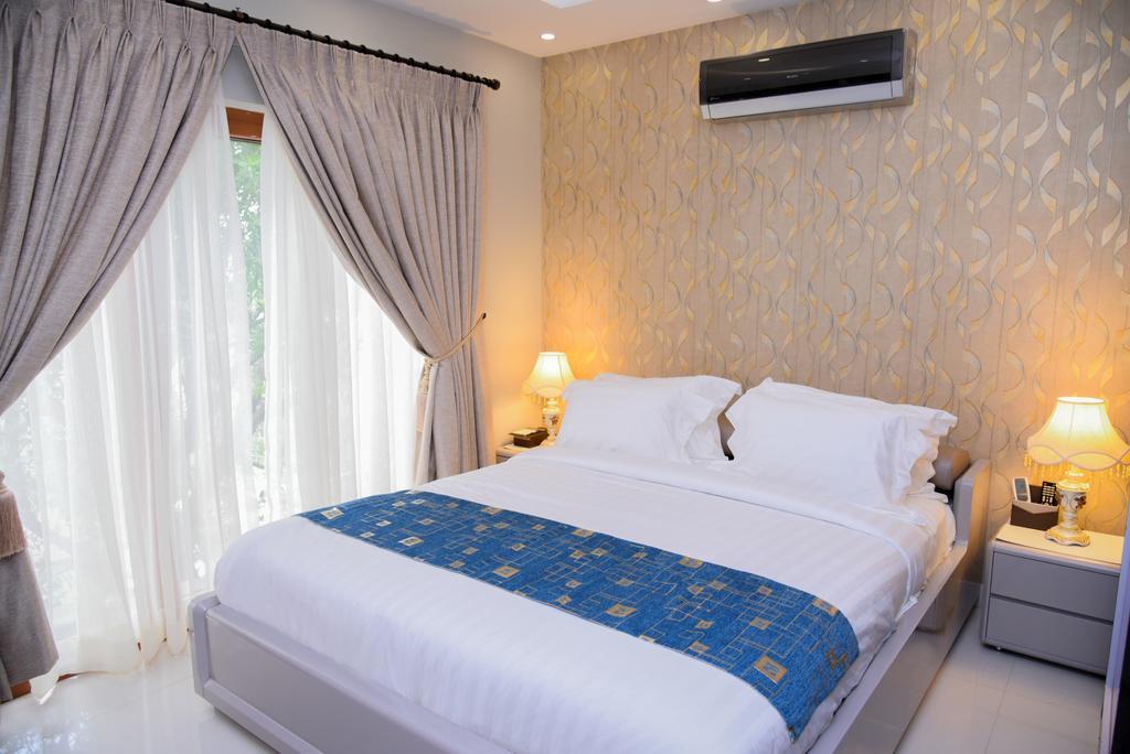 Orchards Cottage Hotel Karachi Bagian luar foto