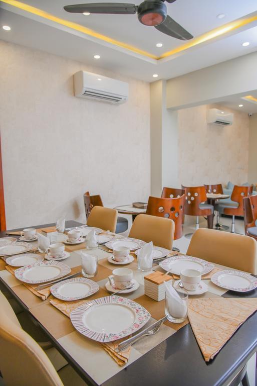 Orchards Cottage Hotel Karachi Bagian luar foto
