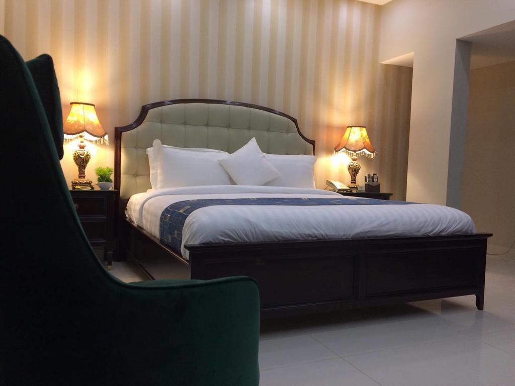 Orchards Cottage Hotel Karachi Bagian luar foto